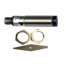 FAI4/BP-1E  Sensore fotoelettrico M18 a  Riflessione diffusa  10 30 Vdc   NO  NC PNP  Sn 200mm Adj  Corpo in ottone nichelato co