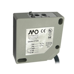 Q50I6/0T-0A  Sensore fotoelettrico 50x50  riflessione diffusa  24 240Vac dc  SPDT Relè  Sn 100   1000mm Adj  Corpo PBT cavo 2m