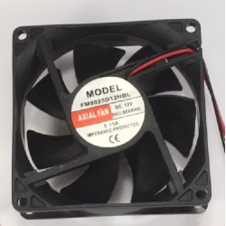 FM8025D12HBL  Ventola Assiale  80 x 80 x 25 con cuscinetti 12VDC  2600 Rpm   56m3 h